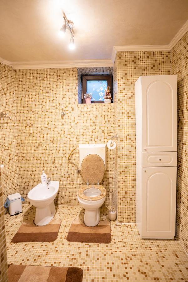 Mario'S Cozy Apartment Rîşnov Esterno foto