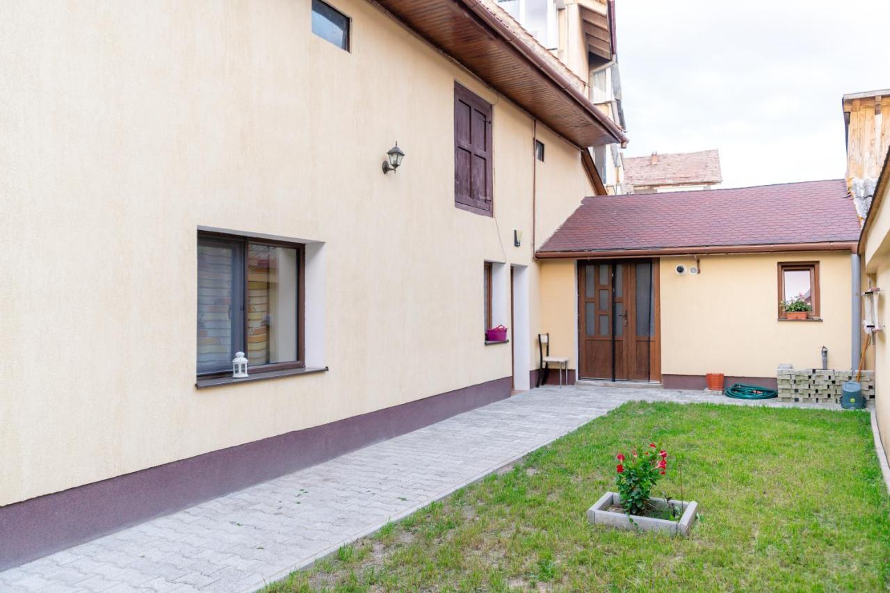 Mario'S Cozy Apartment Rîşnov Esterno foto